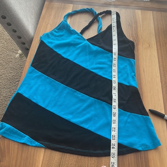 Derek Heart
Size L. Gently used 
Color 
Blue and Black
#291A - Picture 5 of 6